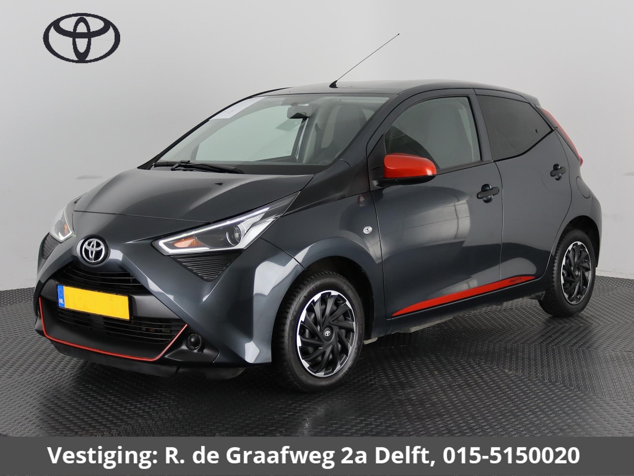 Toyota Aygo - 1.0 VVT-i X-Play + Corel Red Pack | Apple Carplay & AndroidAUTO | Airco | Privacy Glass | - AutoWereld.nl