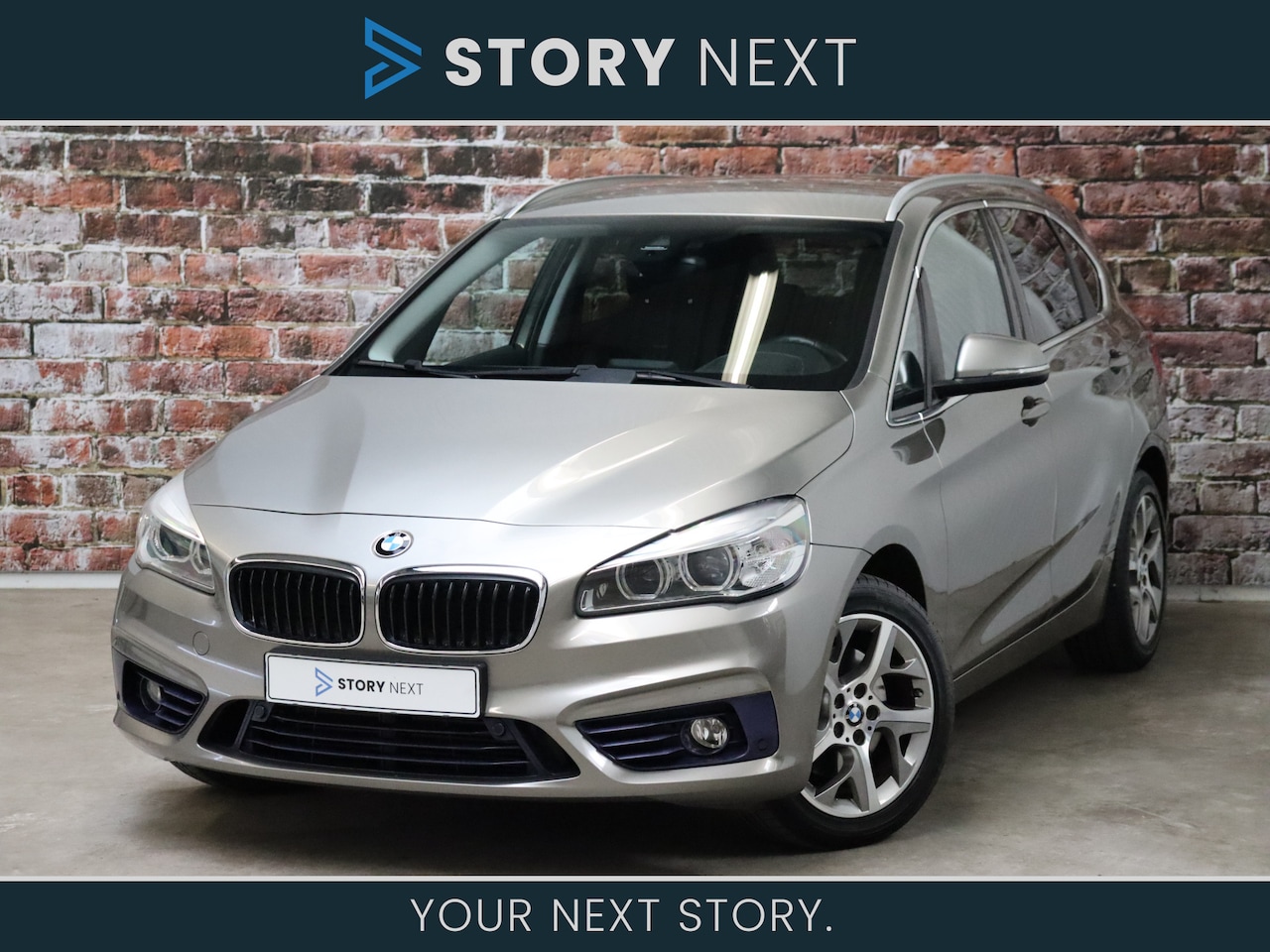 BMW 2-serie Active Tourer - 220i Sport Line Automaat / Trekhaak / Stoelverwarming / Parkeersensoren voor+achter / Extr - AutoWereld.nl