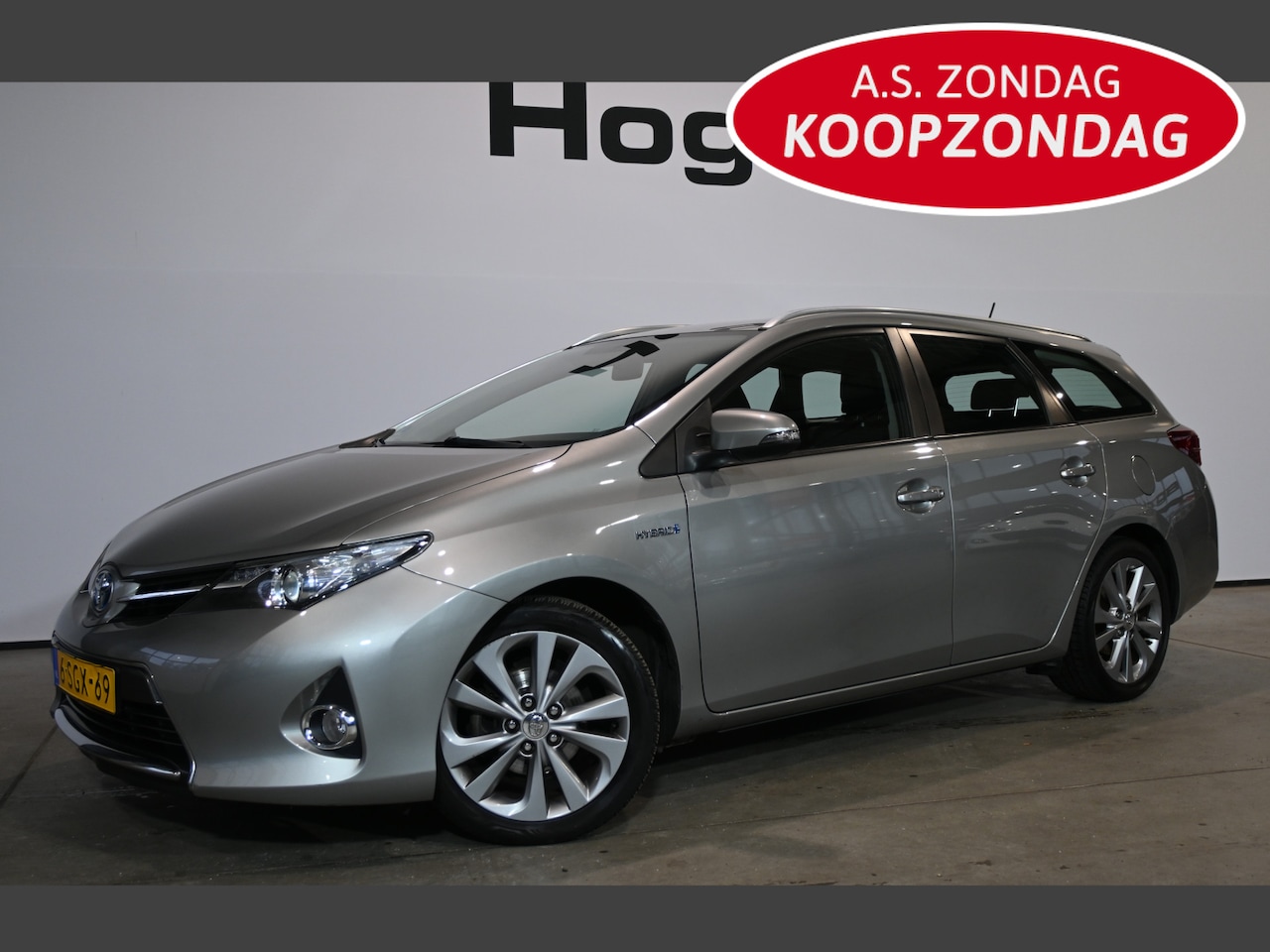 Toyota Auris Touring Sports - 1.8 Hybrid Aspiration Automaat Ecc Navigatie Goed Onderhouden! Inruil Mogelijk! - AutoWereld.nl