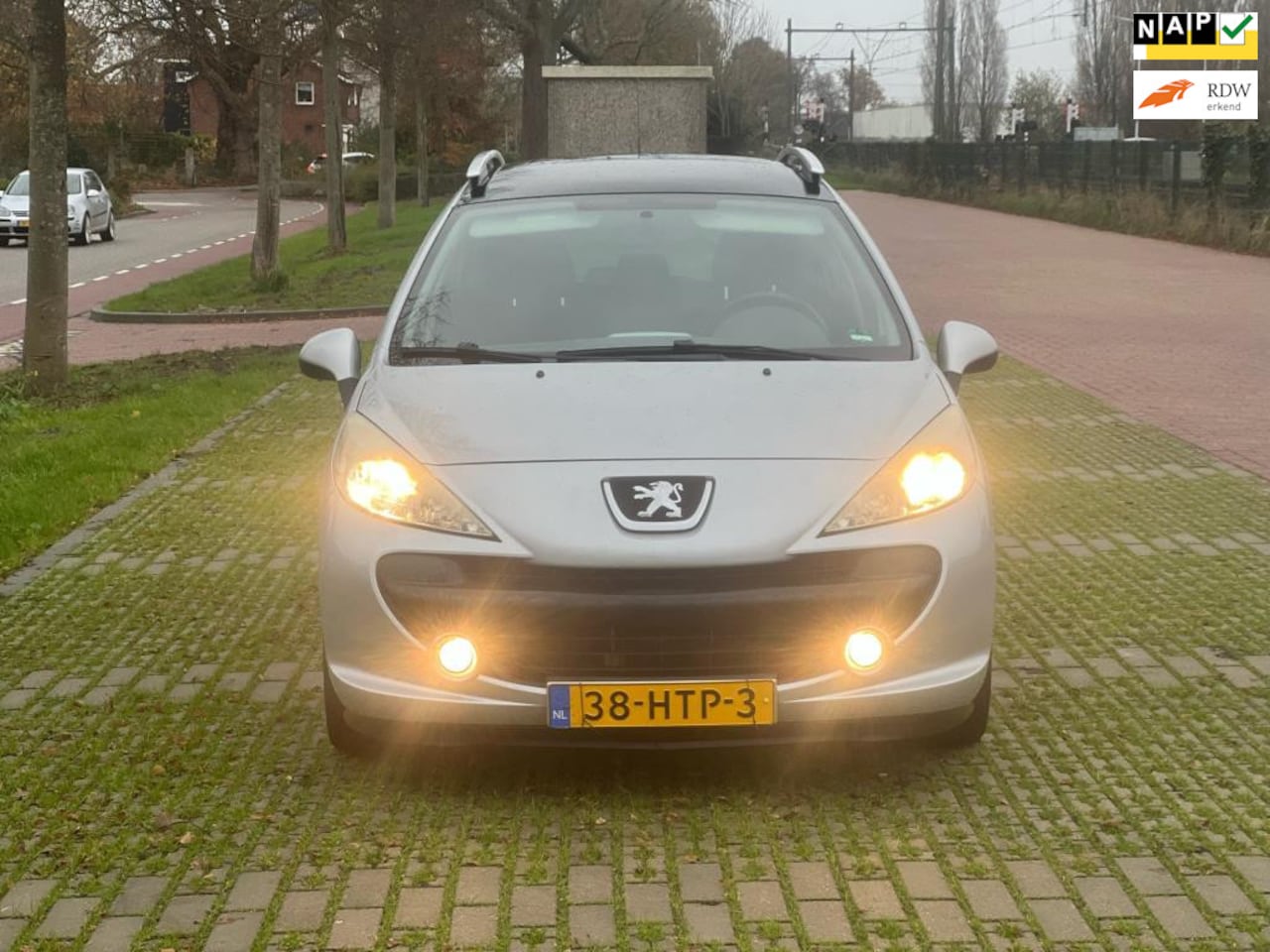 Peugeot 207 SW - 1.6 VTi XS/Panoramadak/Versnellingensbak maakt geluid - AutoWereld.nl