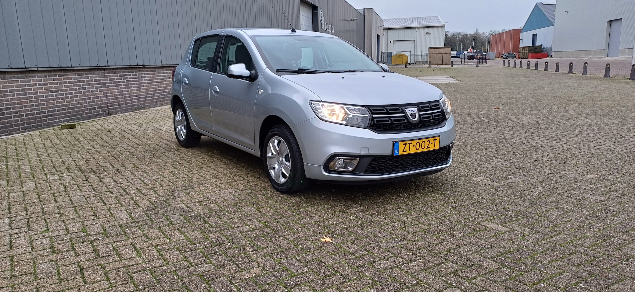 Dacia Sandero - 1.0 SCe Laureate - AutoWereld.nl