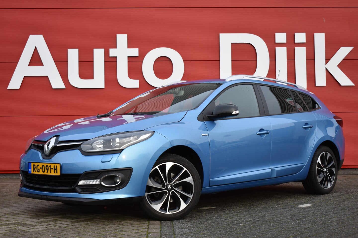 Renault Mégane Estate - 1.2 TCe Limited Navi | Trekhaak | Keyless | Clima | Cruise | PDC | LMV - AutoWereld.nl