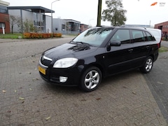 Skoda Fabia Combi - 1.4-16V Elegance/Airco/Navi/Cruise Control/Boekjes