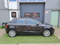 Audi A1 Sportback - 1.2 TFSI Attraction 2013 5DRS PDC NAVI