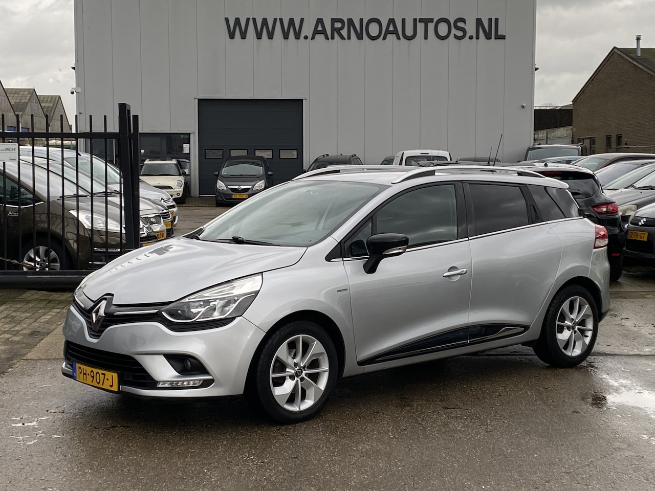 Renault Clio Estate - 0.9 TCe Limited 0.9 TCe Limited, NIEUWE DISTRIBUTIEKETTINGSET, 149.181 KM NAP, AIRCO, CRUISE CONTROL, PARK - AutoWereld.nl