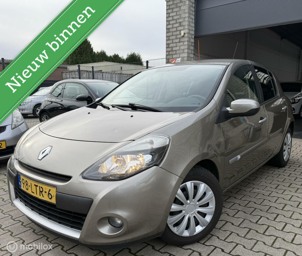 Renault Clio - 1.2 TCe Collection / BJ 2010 / 160.000KM /N.A.P - AutoWereld.nl