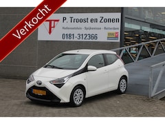 Toyota Aygo - 1.0 VVT-i x-play Limited Airco/Apple Carplay/Bluetooth/Elektrische Ramen