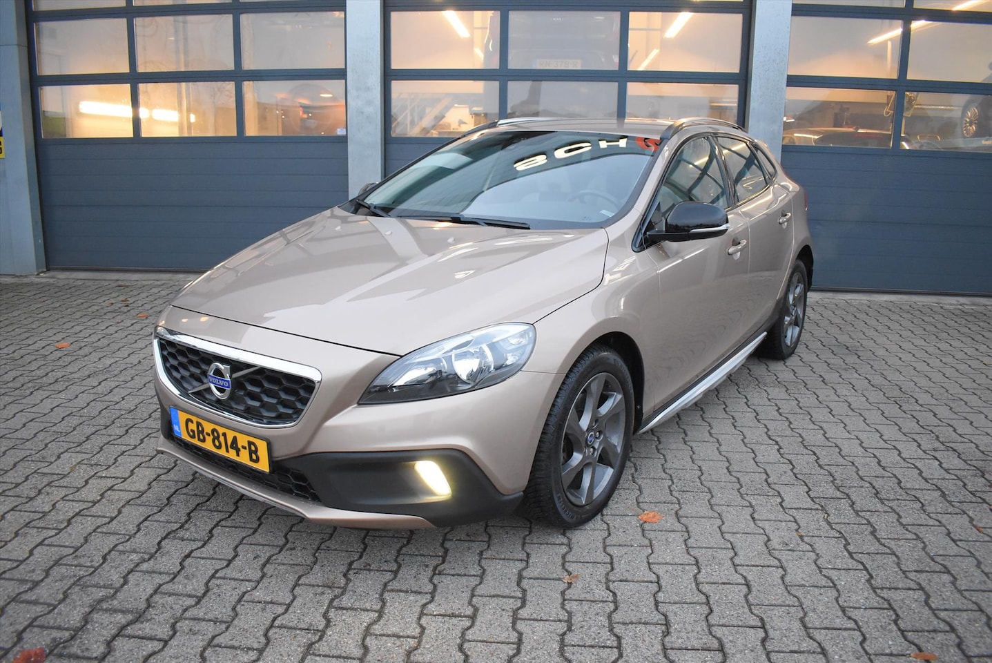 Volvo V40 Cross Country - 1.6 T4 Summum 1.6 T4 180pk Summum - AutoWereld.nl