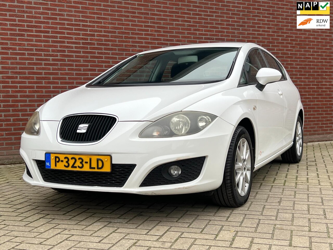 Seat Leon - 1.6 TDI Ecomotive COPA / Airo / Cruise Control - AutoWereld.nl