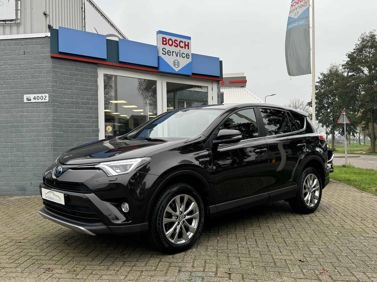 Toyota RAV4 - 2.5 VVT-i Hybrid 197pk AWD Aut Style | LEDER | CAMERA | TREKHAAK - AutoWereld.nl