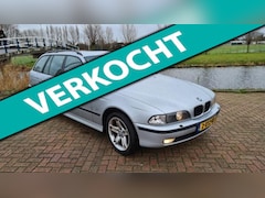 BMW 5-serie Touring - 528i Executive Automaat GOED LEZEN