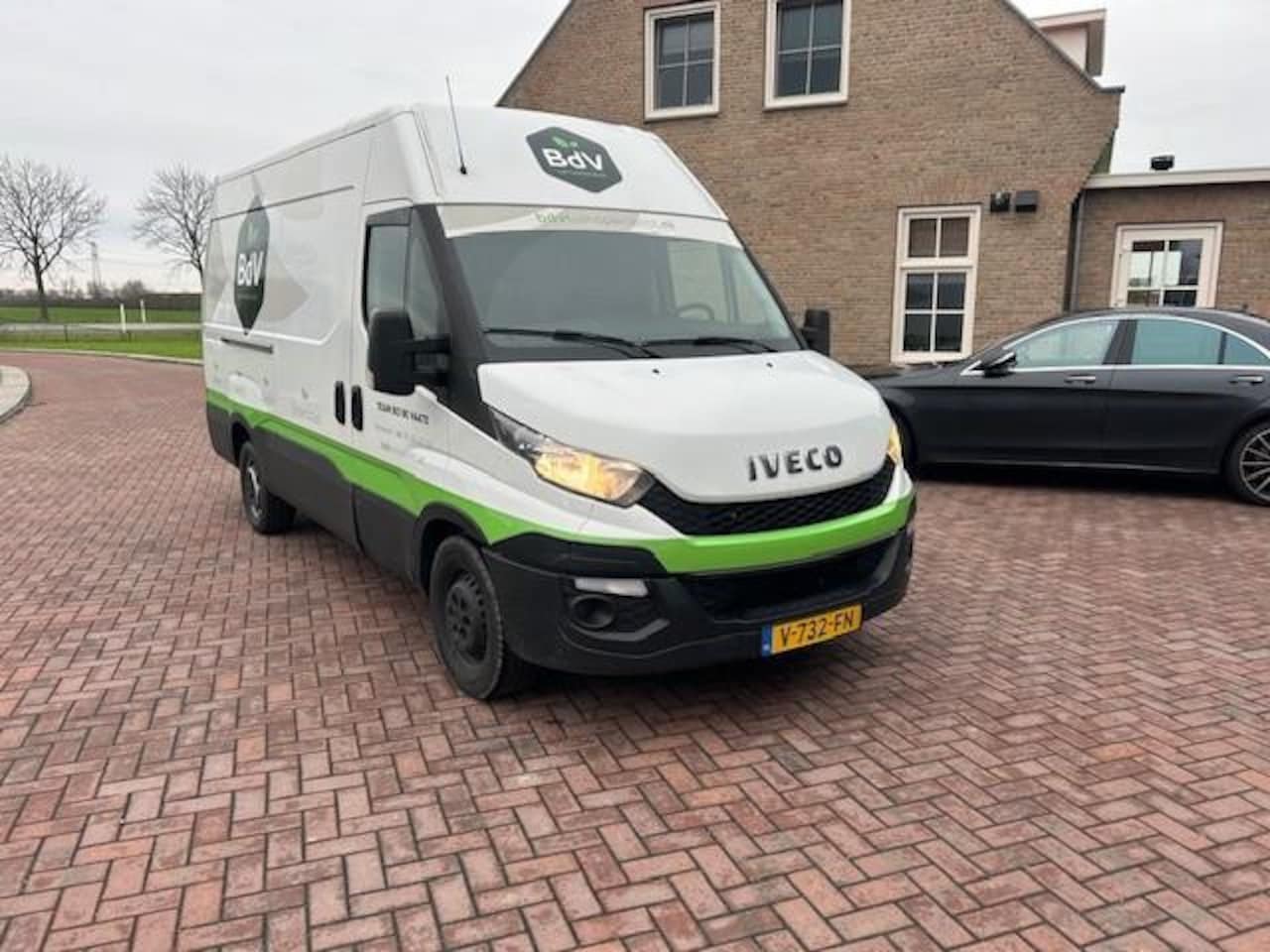 Iveco Daily - 35S13V 2.3 352 H3 L 35S13V 2.3 352 H3 L - AutoWereld.nl