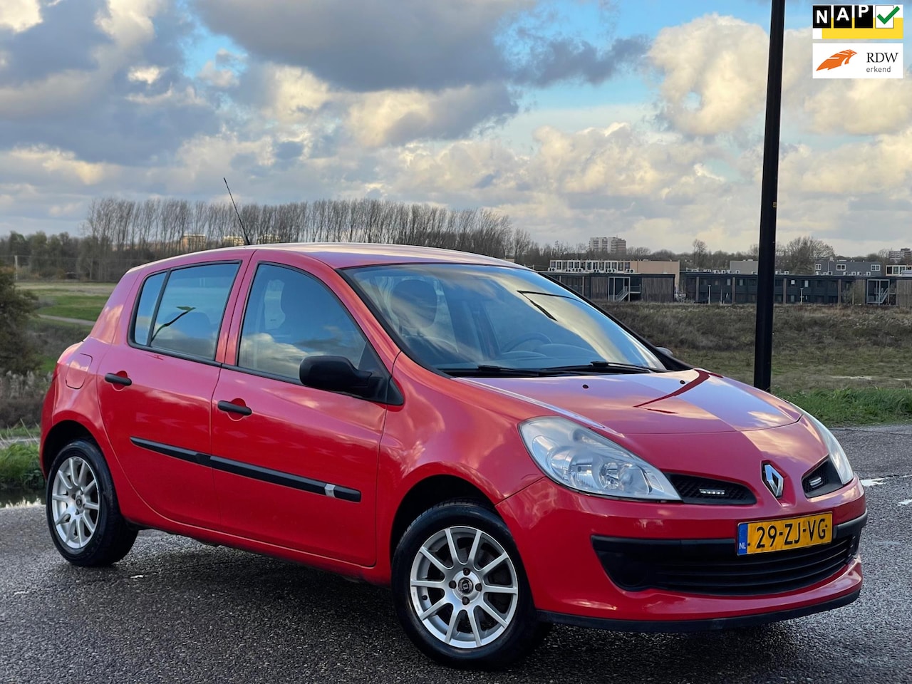 Renault Clio - 1.2-16V Expression Airco|Elektr Ramen|Lmv|Apk|Nap|Boekjes - AutoWereld.nl