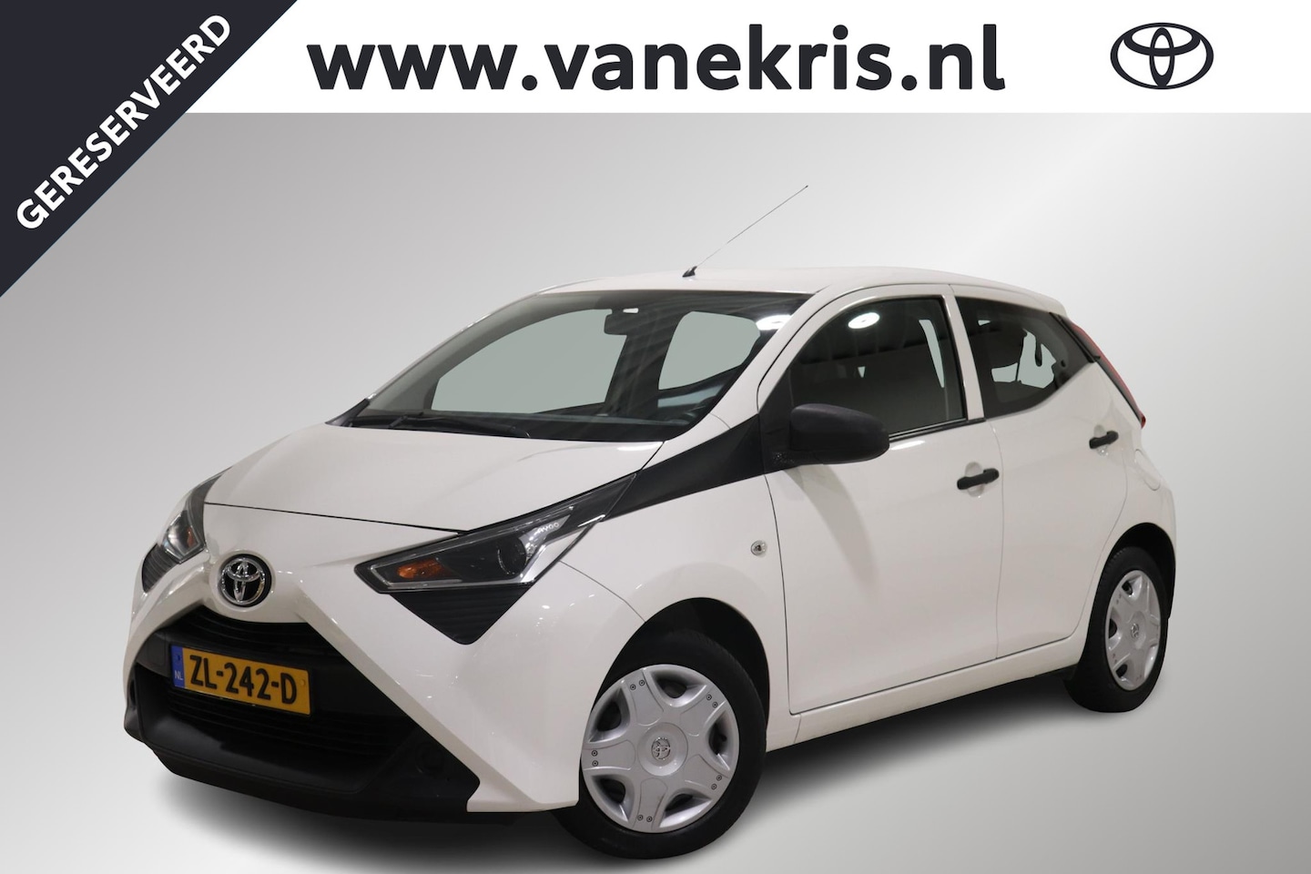 Toyota Aygo - 1.0 VVT-i x-fun 1.0 VVT-i x-Fun, Bluetooth, USB, Speedlimiter, LED, Airco! - AutoWereld.nl