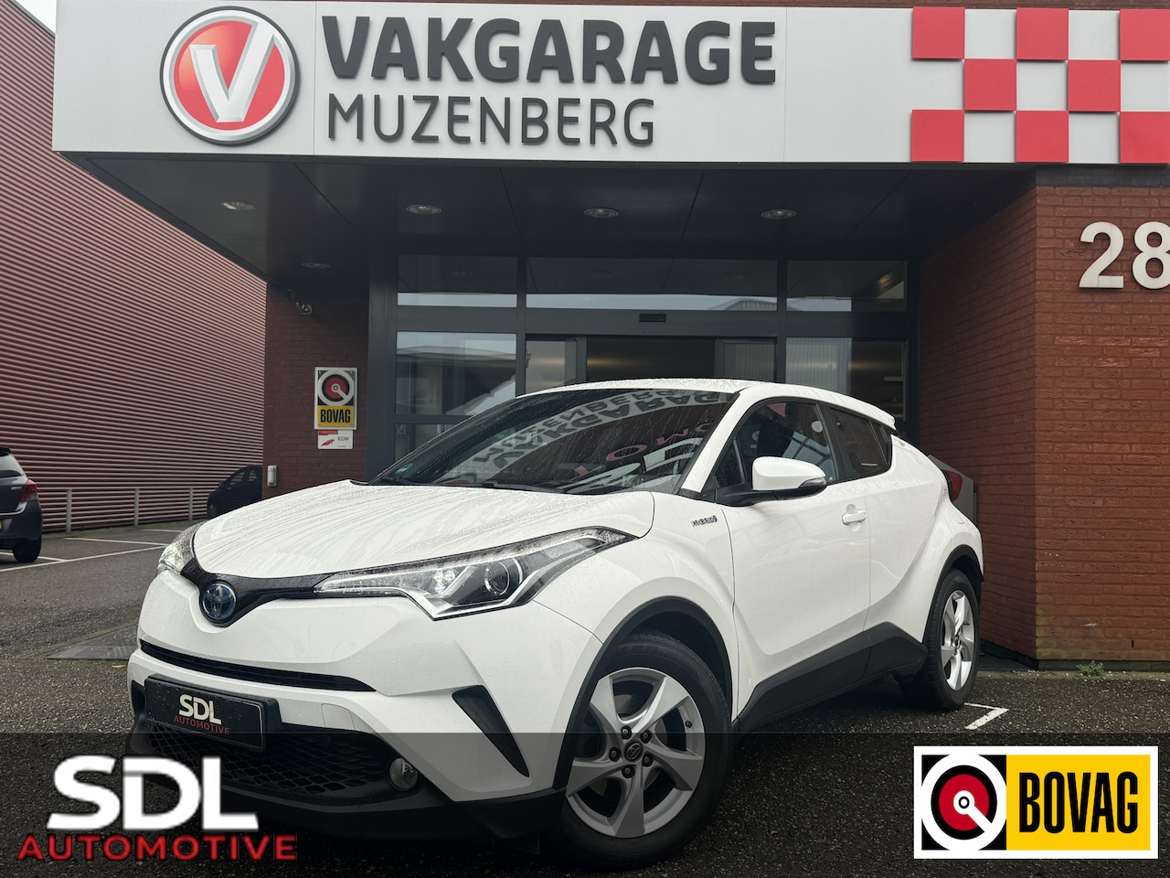 Toyota C-HR - 1.8 Hybrid Dynamic // CAMERA // ADAPTIVE CRUISE // NAVI // DODENHOEK SENSOR // CLIMA - AutoWereld.nl