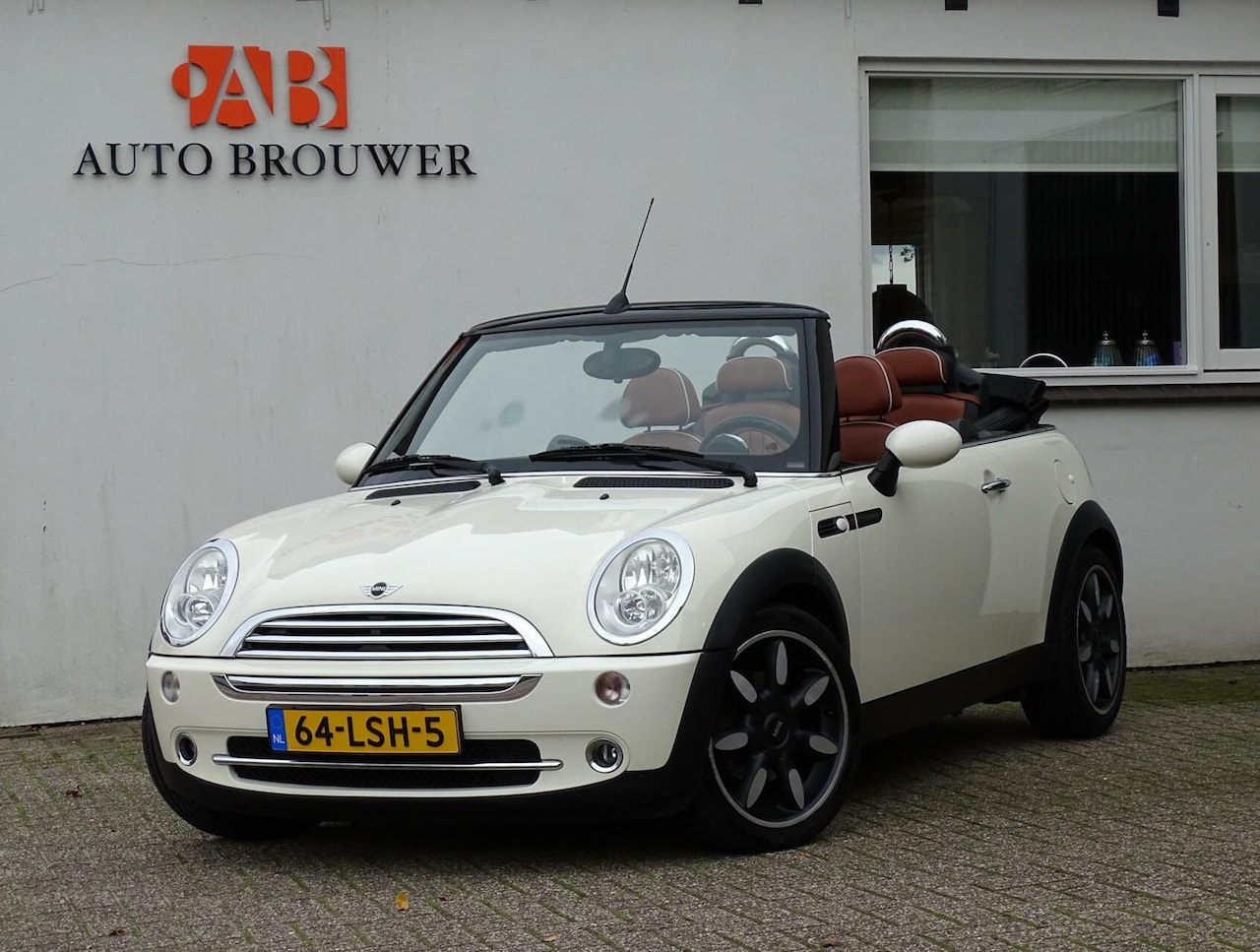 MINI Cabrio - 1.6 Cooper Sidewalk 116pk | Leder | Airco - AutoWereld.nl