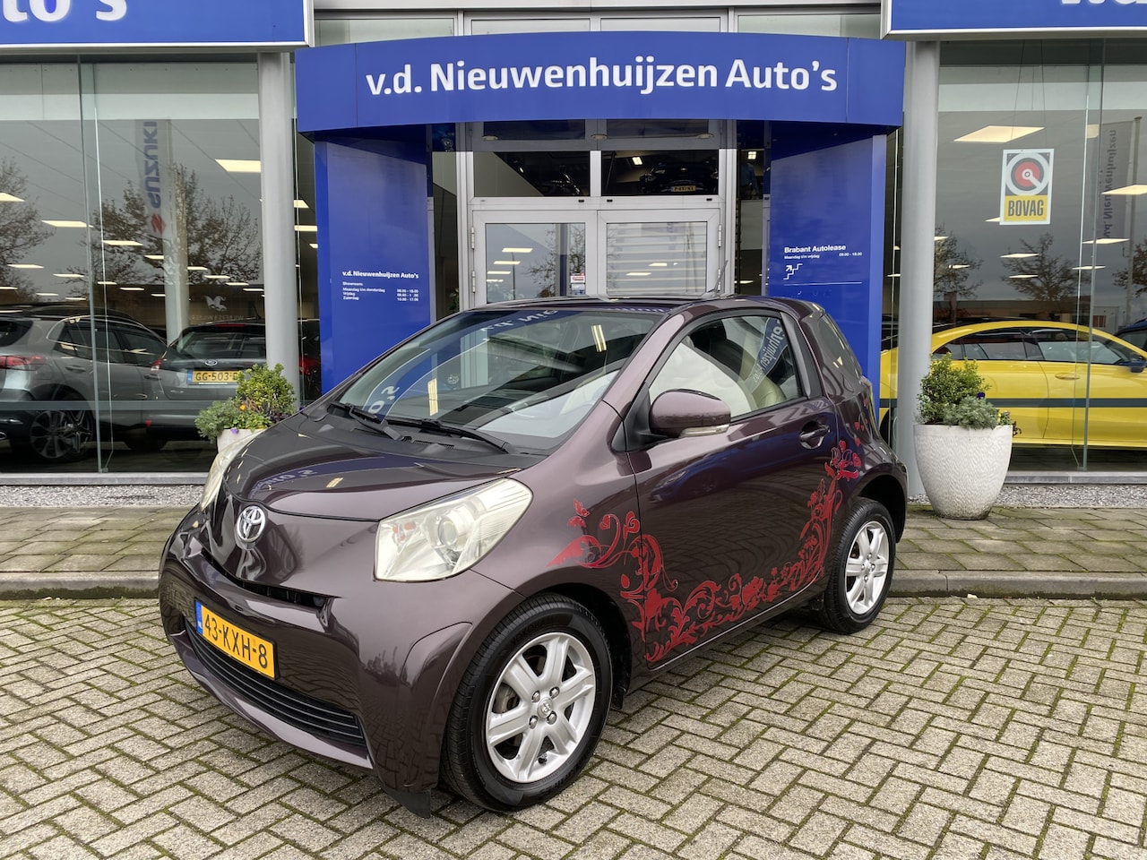 Toyota iQ - 1.0 VVTi 1e eigenaar Luxe uitvoering !! Leder | lichtmetalen velgen | Navi info Frank 0492 - AutoWereld.nl