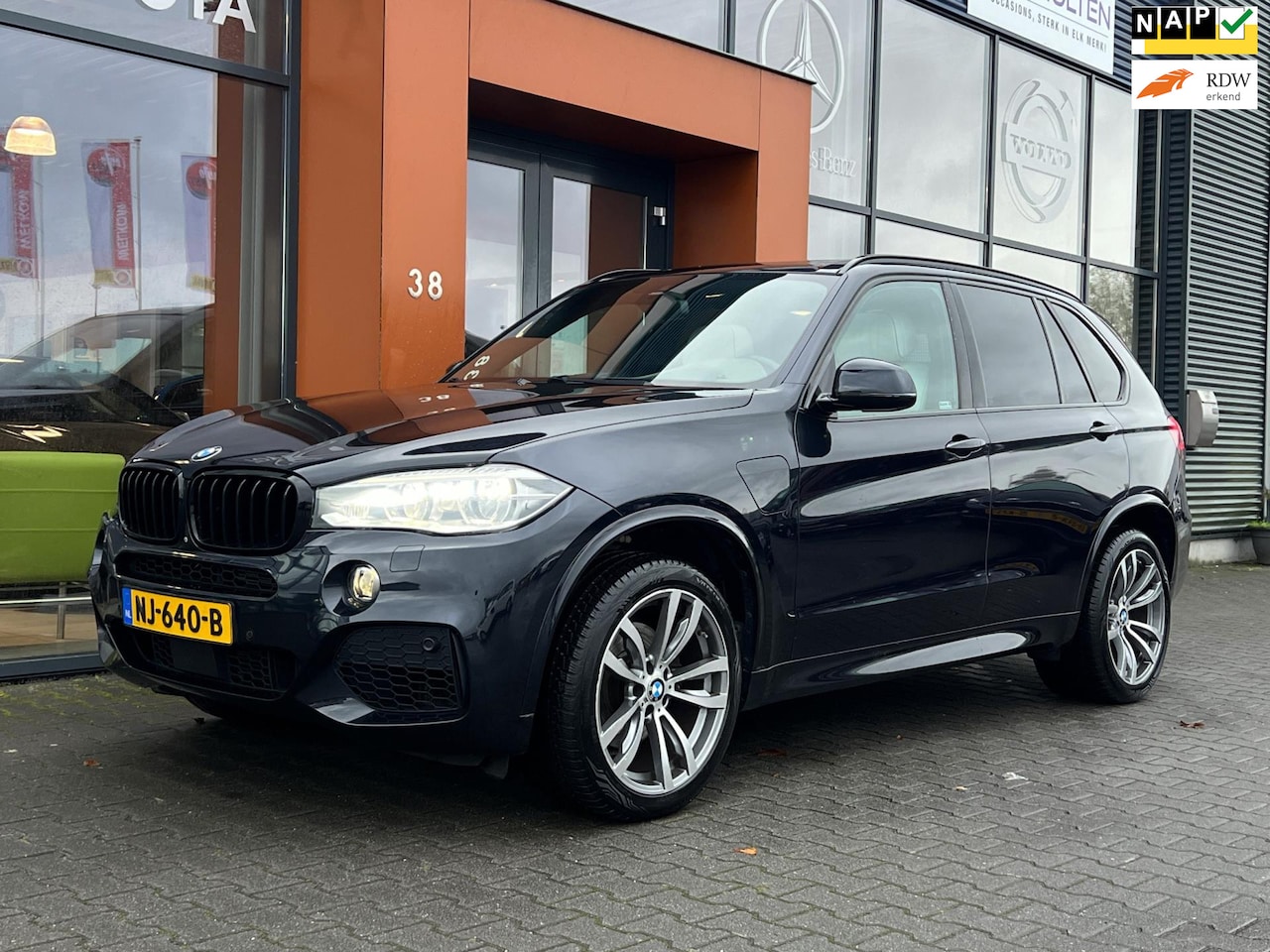 BMW X5 - XDrive40e High Exec.|PANO|B&O|HUD|Trekhaak|Sfeerverl. - AutoWereld.nl