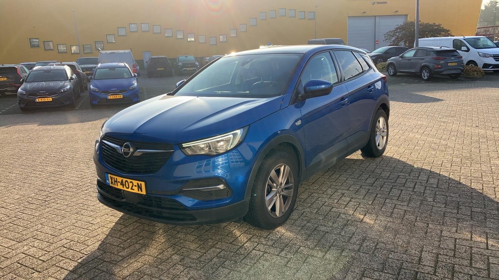 Opel Grandland X - 1.2 Turbo Online Edition | AUTOMAAT | CLIMATE CONTROL | NAVIGATIE | PDC V+A | TREKHAAK | P - AutoWereld.nl