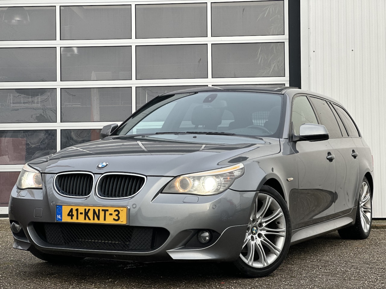 BMW 5-serie Touring - 520i High Executive M-pakket | Panorama dak | Bi-Xenon | 18 inch M-velgen | Stoelverwarmin - AutoWereld.nl