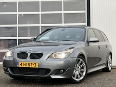 BMW 5-serie Touring - 520i High Executive M-pakket | Panorama dak | Bi-Xenon | 18 inch M-velgen | Stoelverwarmin