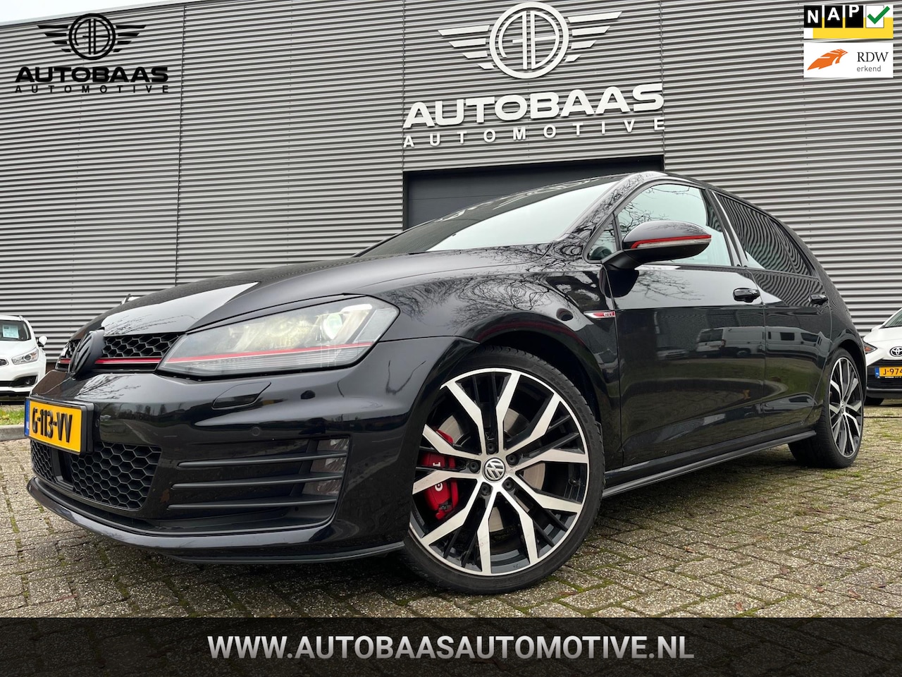 Volkswagen Golf - 2.0 TSI GTI Performance 230pk Automaat** BOMVOL** PANO+LEDER+NAVI+ADAPTIVE CRUISE+ELEK.STO - AutoWereld.nl