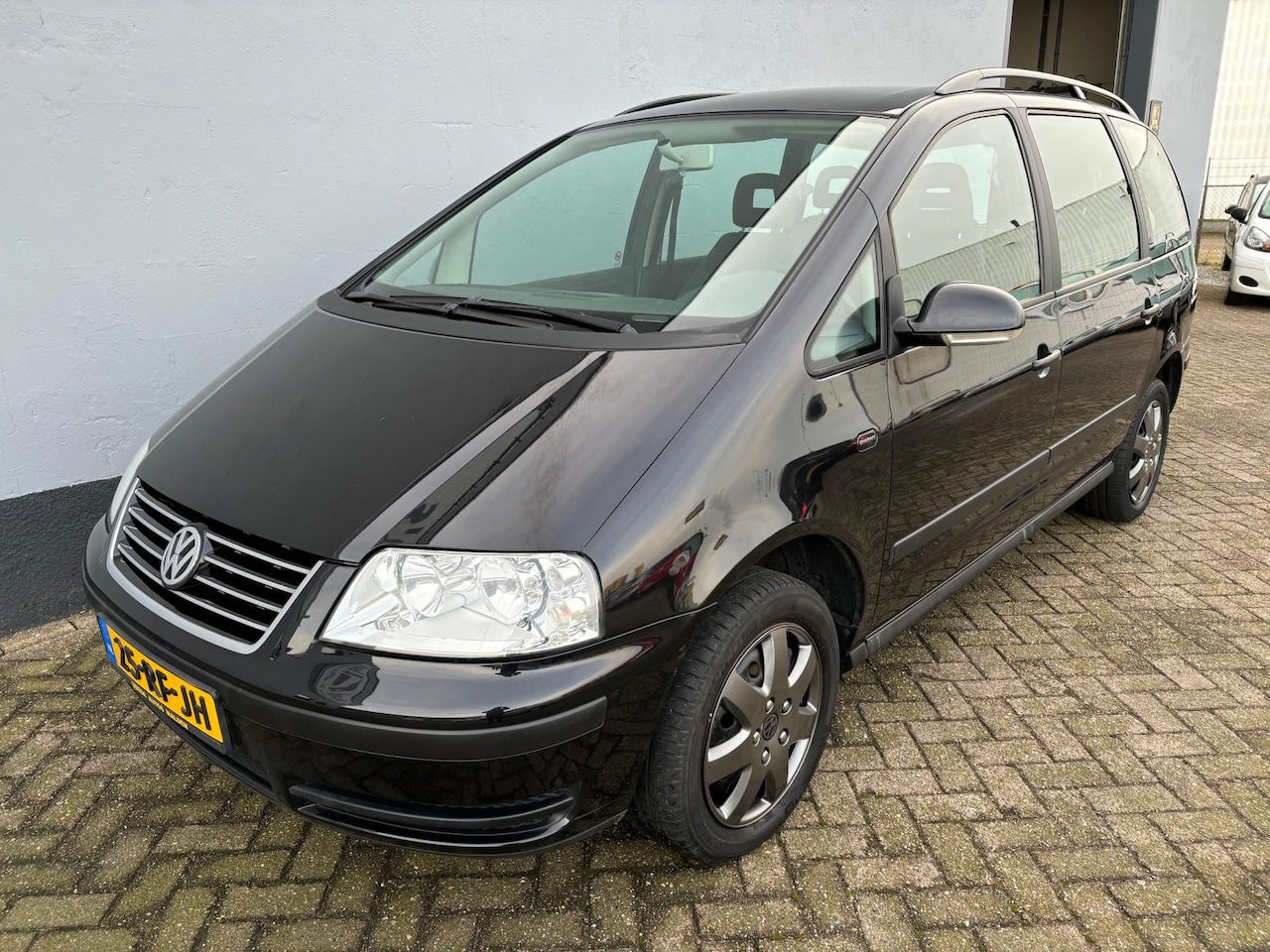 Volkswagen Sharan - 2.0 - 7 Persoons - Climate Control - AutoWereld.nl