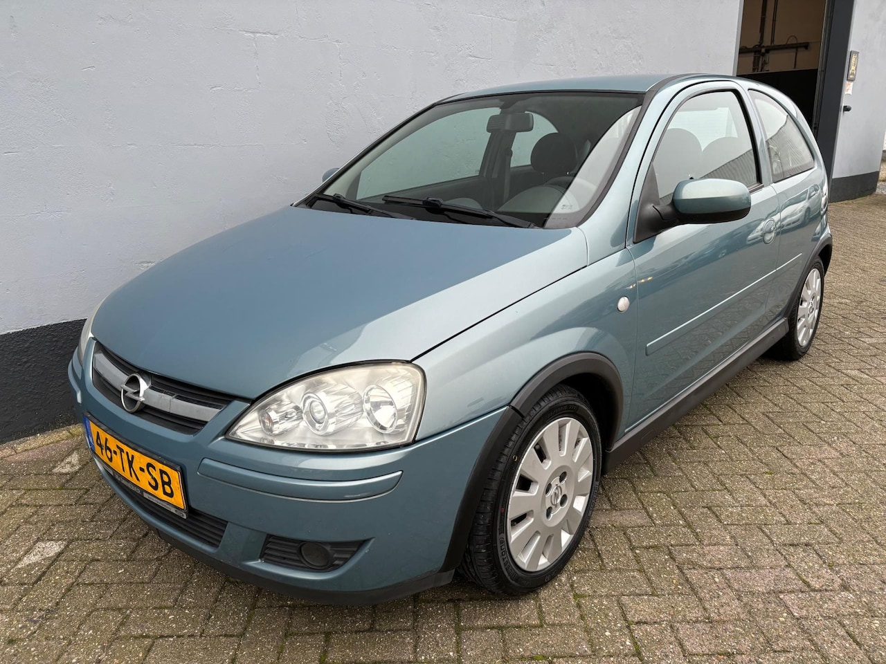 Opel Corsa - 1.2-16V Silverline - Nieuwe APK! - Airco - AutoWereld.nl