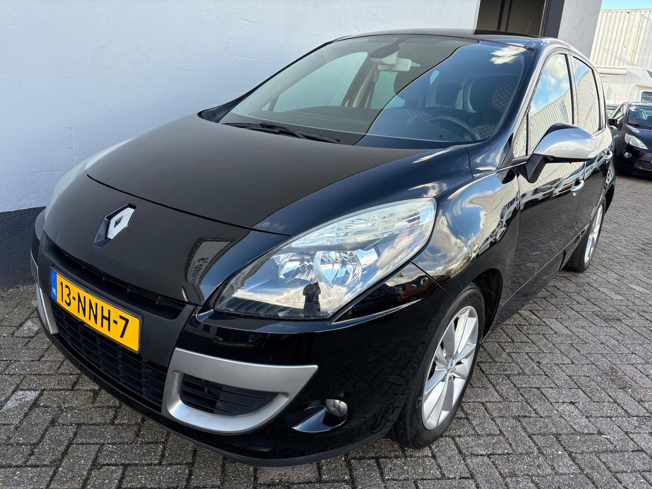 Renault Scénic - 2.0 Celsium Automaat - Trekhaak - AutoWereld.nl