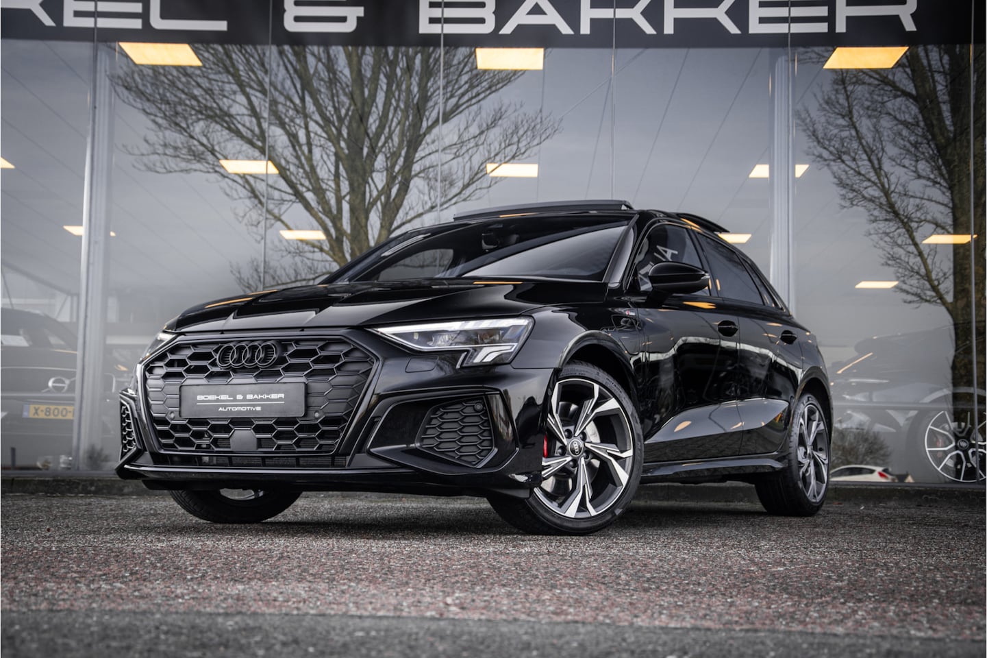 Audi A3 Sportback - 45 TFSI e S edition Panodak - Black Optic - B&O - AutoWereld.nl