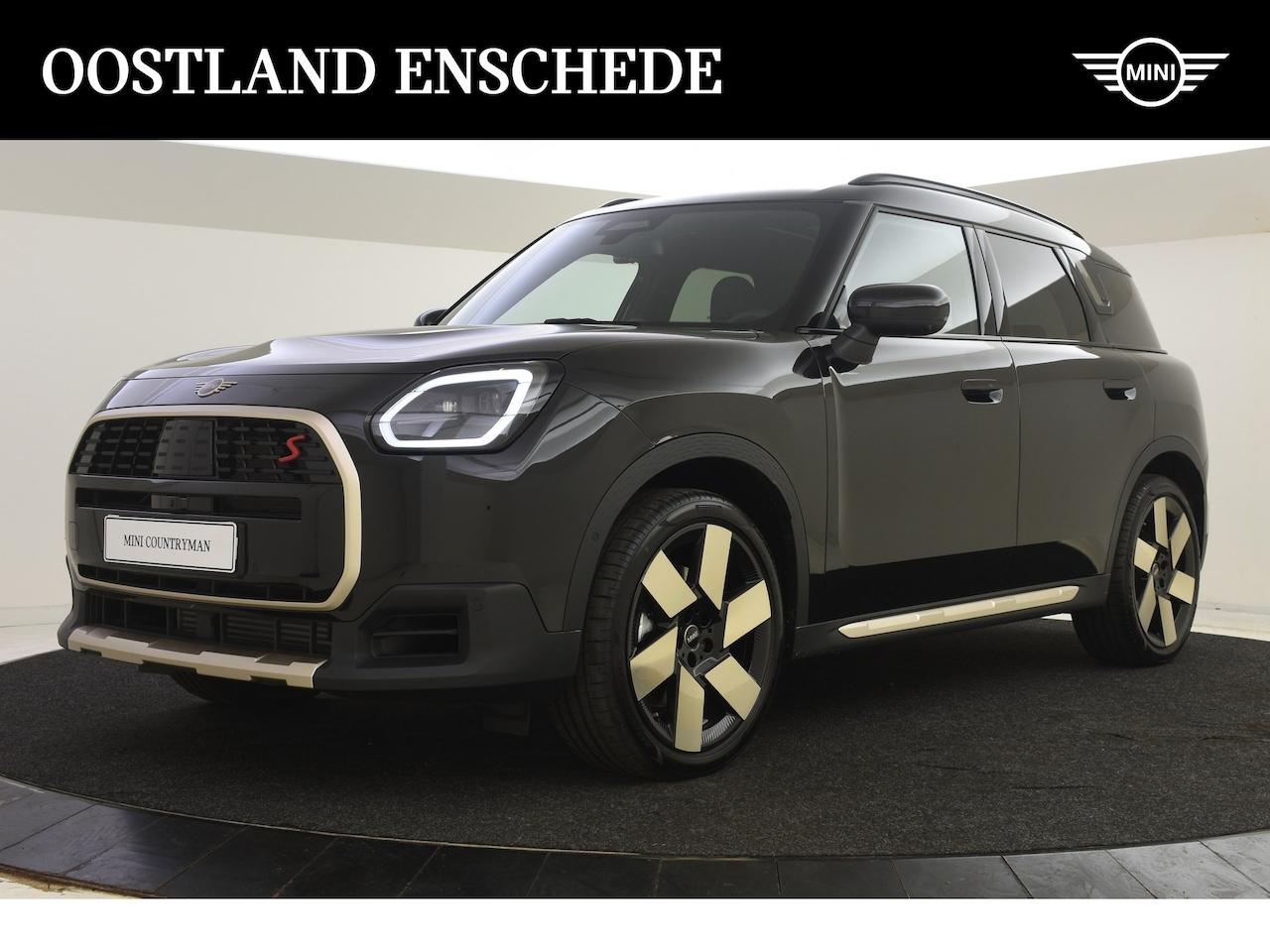 MINI Countryman - S ALL4 Automaat / Favoured Trim / Pakket XL / 20" Windmill Spoke 2-tone - AutoWereld.nl