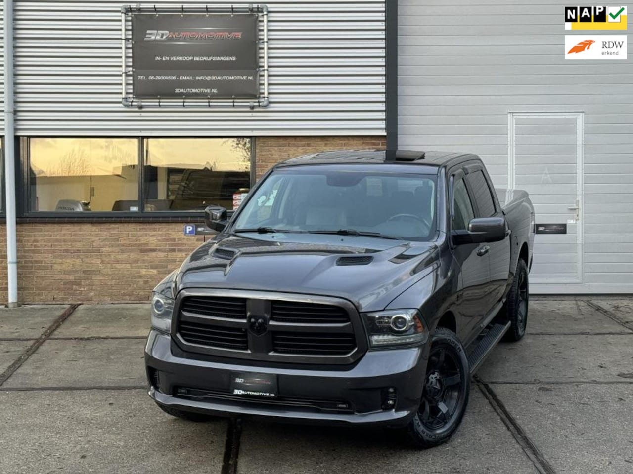 Dodge Ram 1500 - 5.7L V8, LAGE BIJTELLING, ORIG NED, VEEL EXTRA'S, SUPER ONDERHOUDEN - AutoWereld.nl