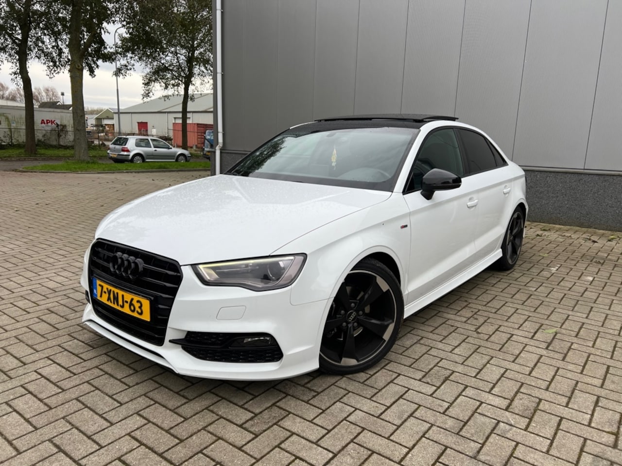 Audi A3 Limousine - 2.0 TDI Ambition Pro Line 3 x S-Line Pano - AutoWereld.nl