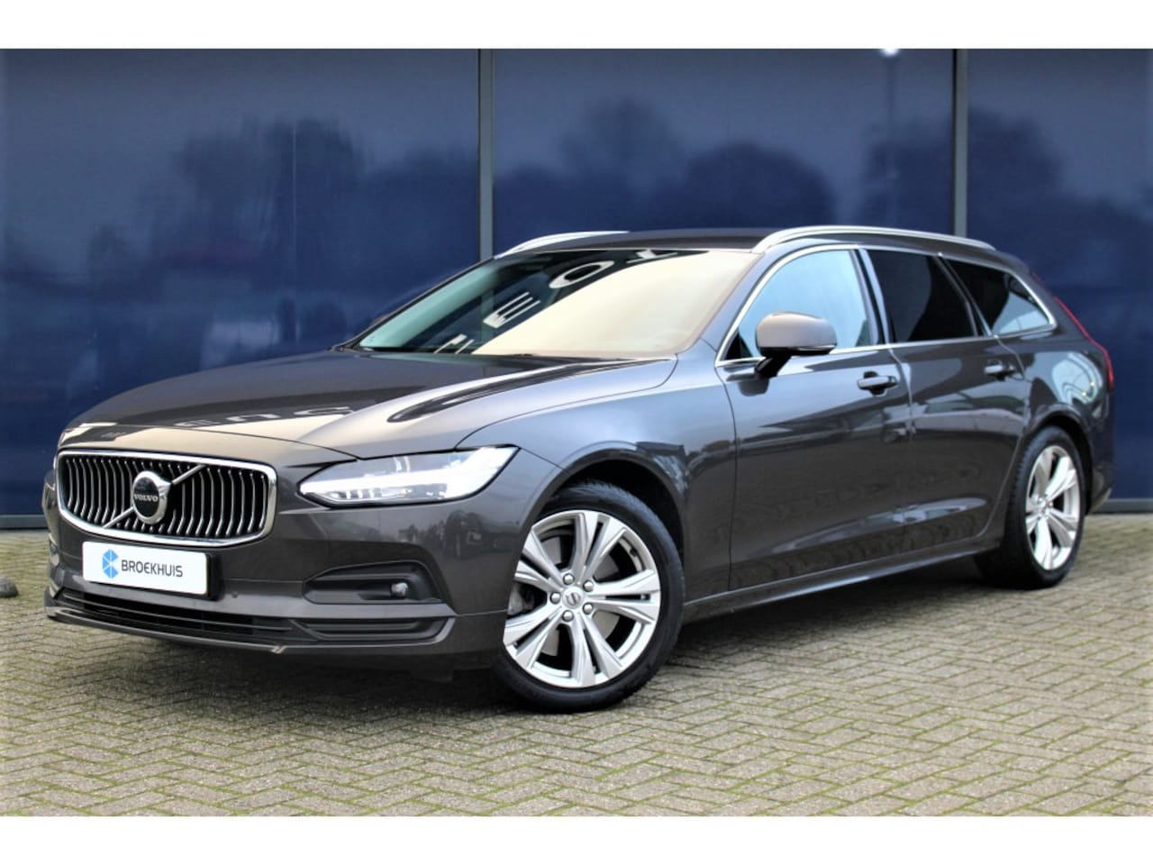 Volvo V90 - 2.0 B4 Business Pro | IntelliSafe Pro | 360 CAM | Leder | Trekh. | Keyless | Navi | Carpla - AutoWereld.nl