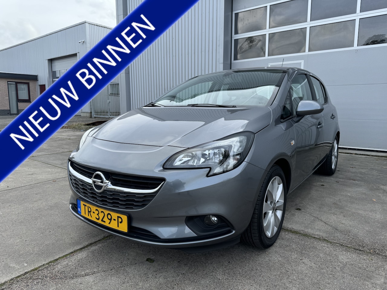 Opel Corsa - 1.4 Favourite AIRCO TREKHAAK. apple carplay ENZ. TOPAUTO. - AutoWereld.nl