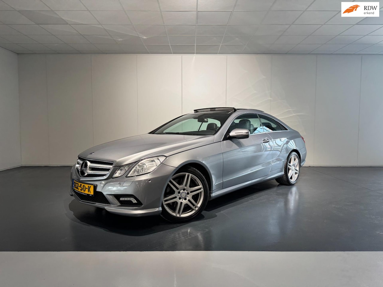 Mercedes-Benz E-klasse Coupé - 500 Elegance AUT /Clima/Pano/Navi/Full Option - AutoWereld.nl