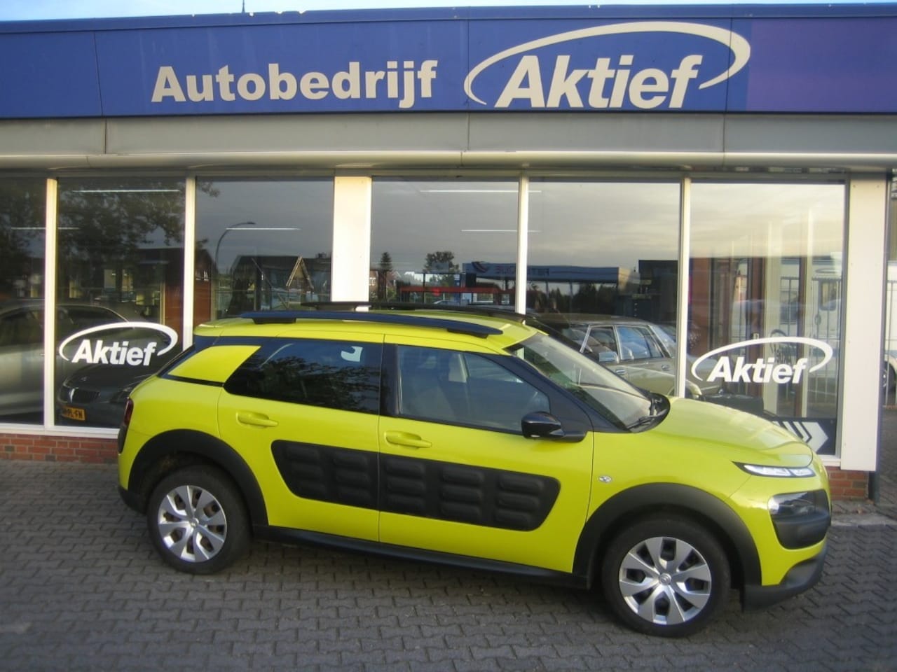 Citroën C4 - 1.2 E-VTI FEEL - AutoWereld.nl