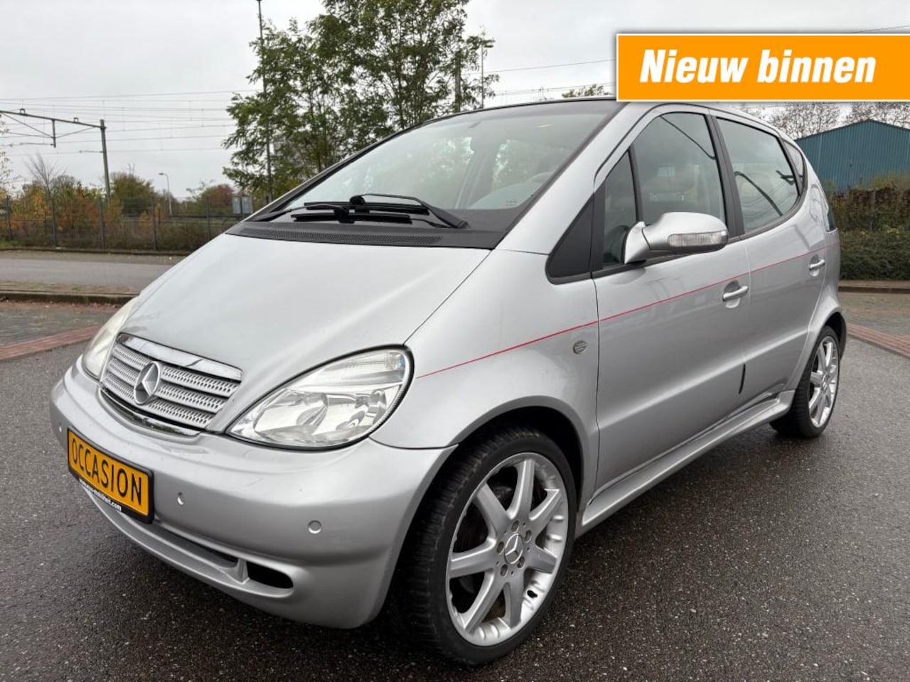 Mercedes-Benz A-klasse - 210 EVOLUTION / AUTOMAAT / UNIEK / LEER / PDC - AutoWereld.nl