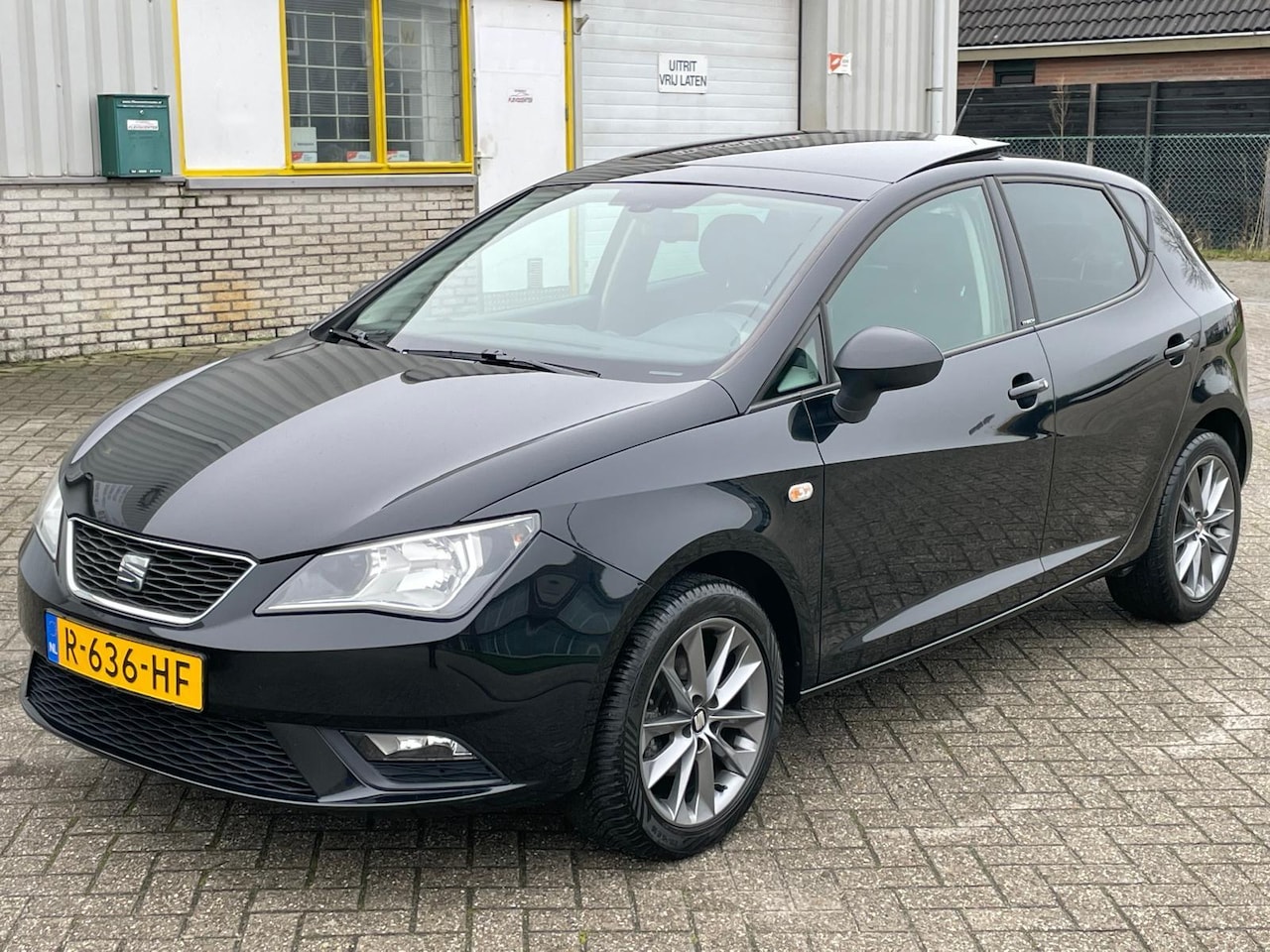 Seat Ibiza - 1.2 TSI 105 PK Bj 2014 ITech Sport 5 Deurs Ecc Airco Panoramadak Leder Pdc Cruise Control - AutoWereld.nl