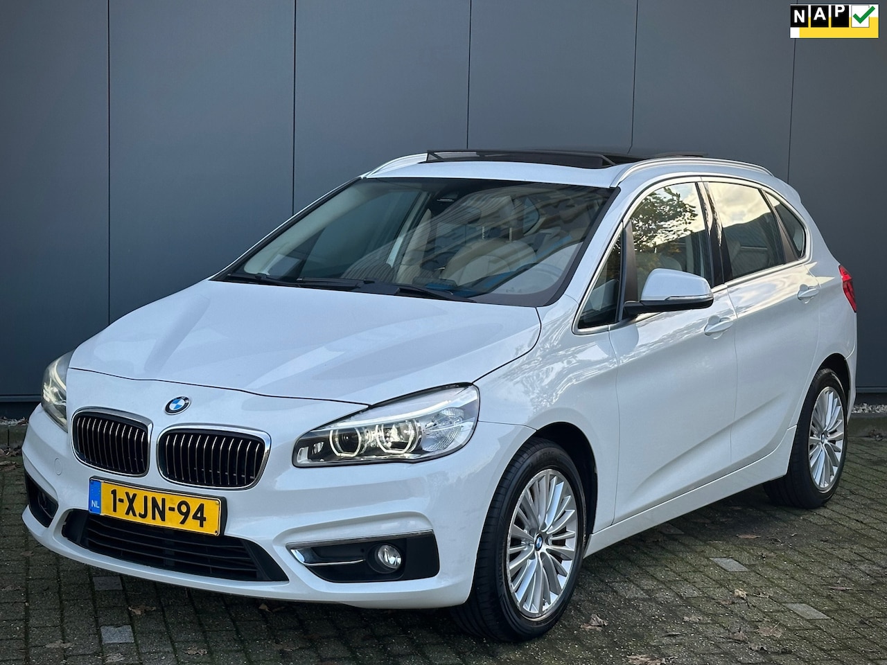 BMW 2-serie Active Tourer - 218i High Executive 218i High Executive - AutoWereld.nl