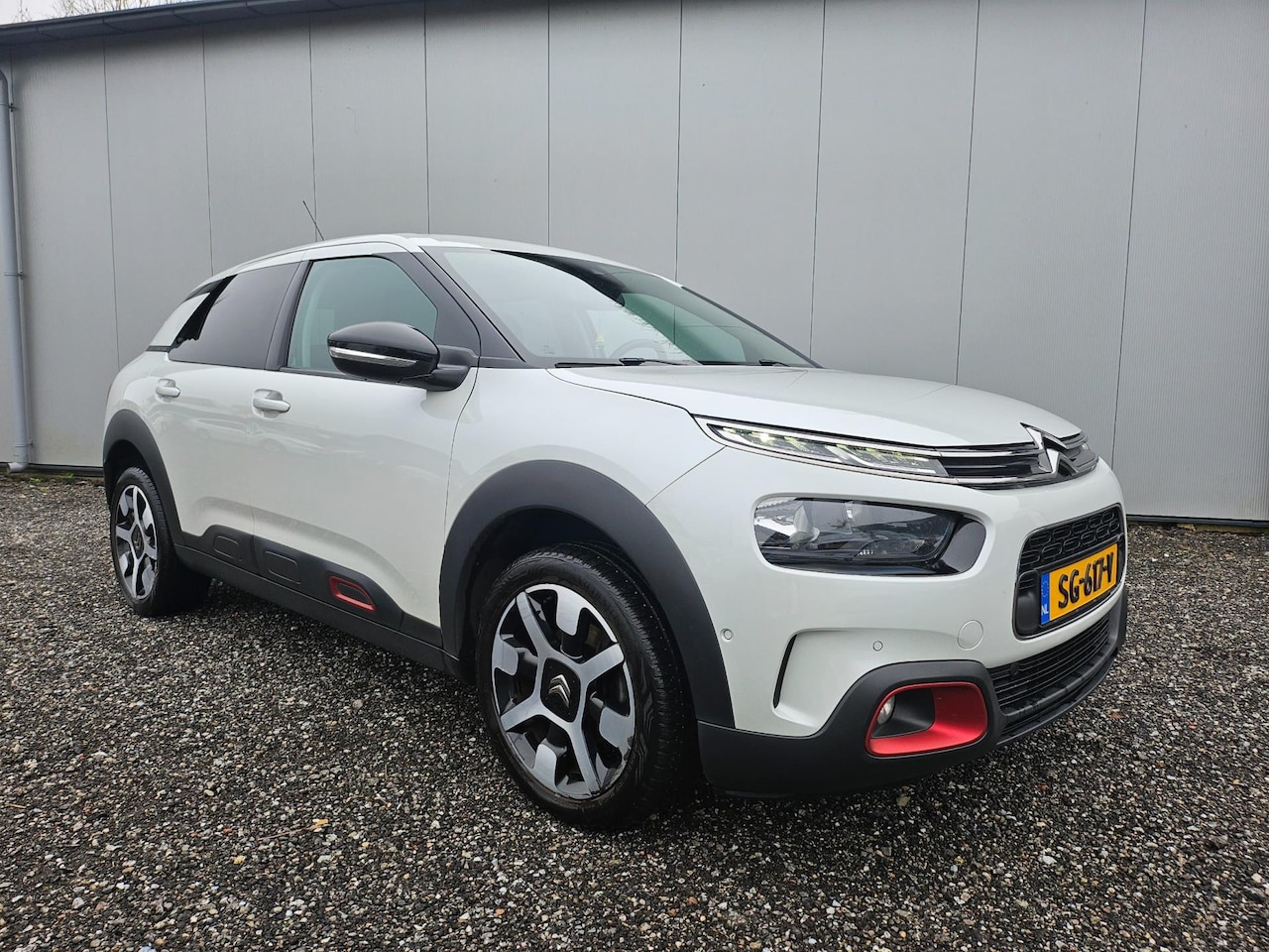 Citroën C4 Cactus - 1.2 PureTech Shine PANO CAMERA PDC - AutoWereld.nl