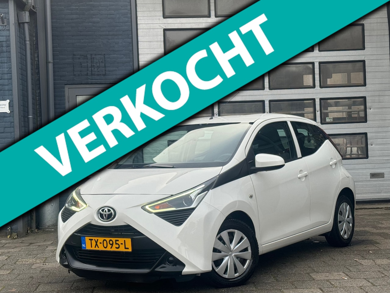 Toyota Aygo - 1.0 VVT-i X-Fun | Elek-Pakket | Airco | 5-DRS | N.A.P - AutoWereld.nl