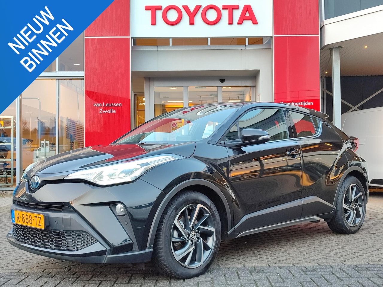 Toyota C-HR - 2.0 Hybrid Dynamic 4S-BANDEN CLIMA 18' LM-VELGEN AD-CRUISE NAVI CAMERA APPLE/ANDROID BLUET - AutoWereld.nl