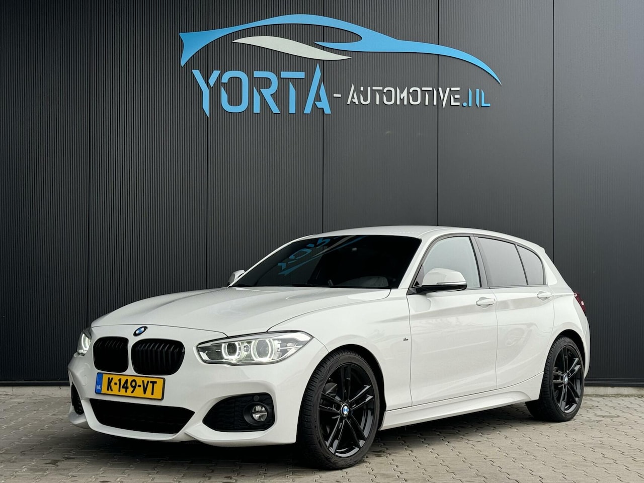 BMW 1-serie - 118i M Sport Edition PDC*LEDER*CRUISE*NAVI*LED* - AutoWereld.nl