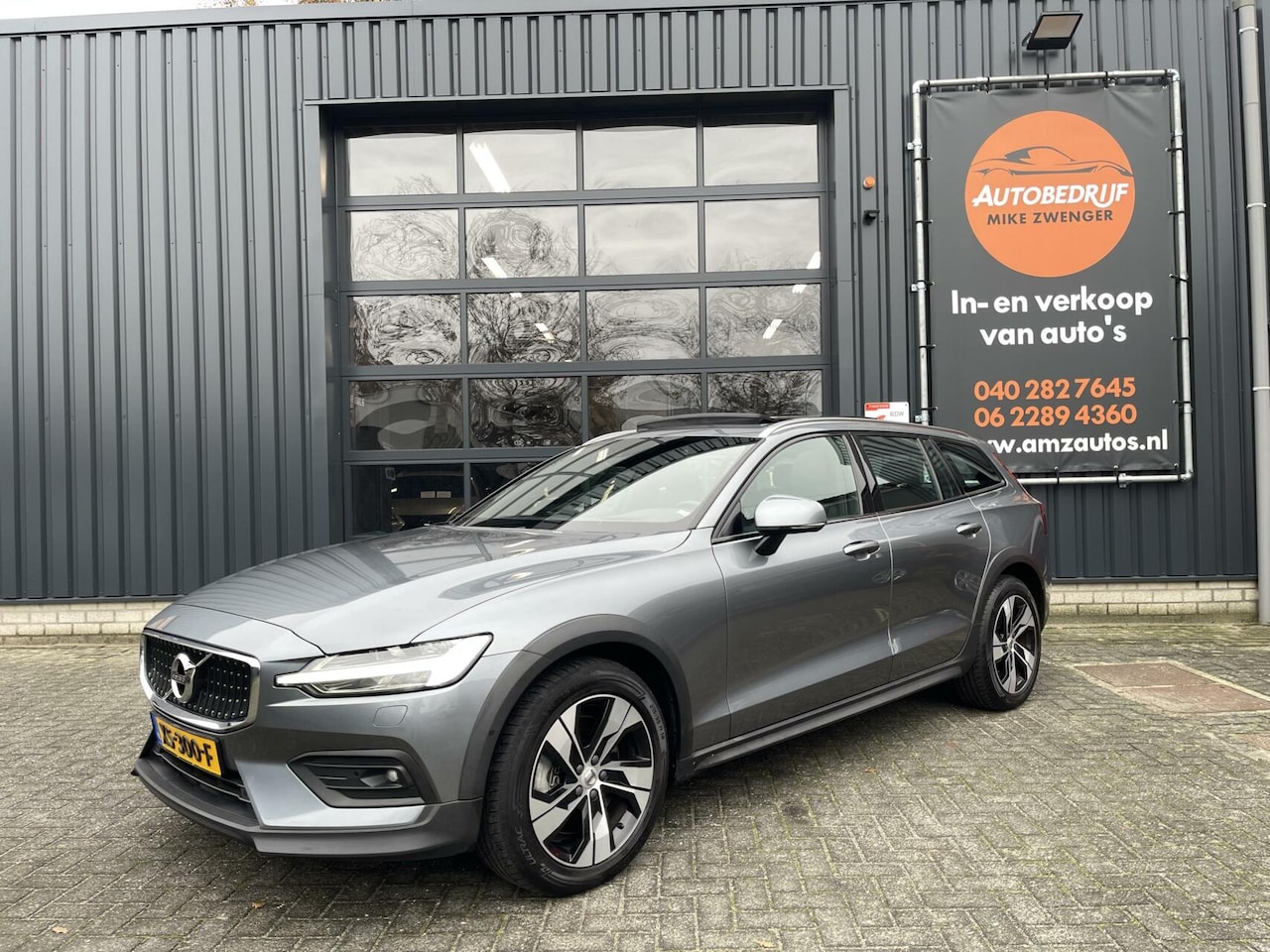 Volvo V60 Cross Country - 2.0 D4 AWD Intro Edition PANORAMADAK|HEAD UP DISPLAY|TREKHAAK|BLIS|PILOT ASSIST|ORIGINEEL - AutoWereld.nl