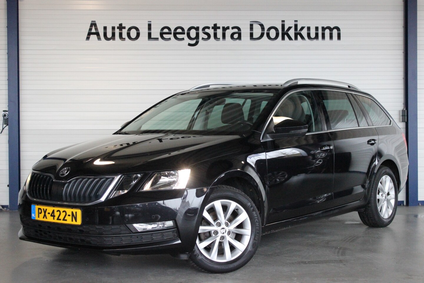 Skoda Octavia Combi - 1.6 TDI Style Trekhaak | Navi | Cruise | Stoelverw. | Clima | Getint glas | Bluetooth | LM - AutoWereld.nl