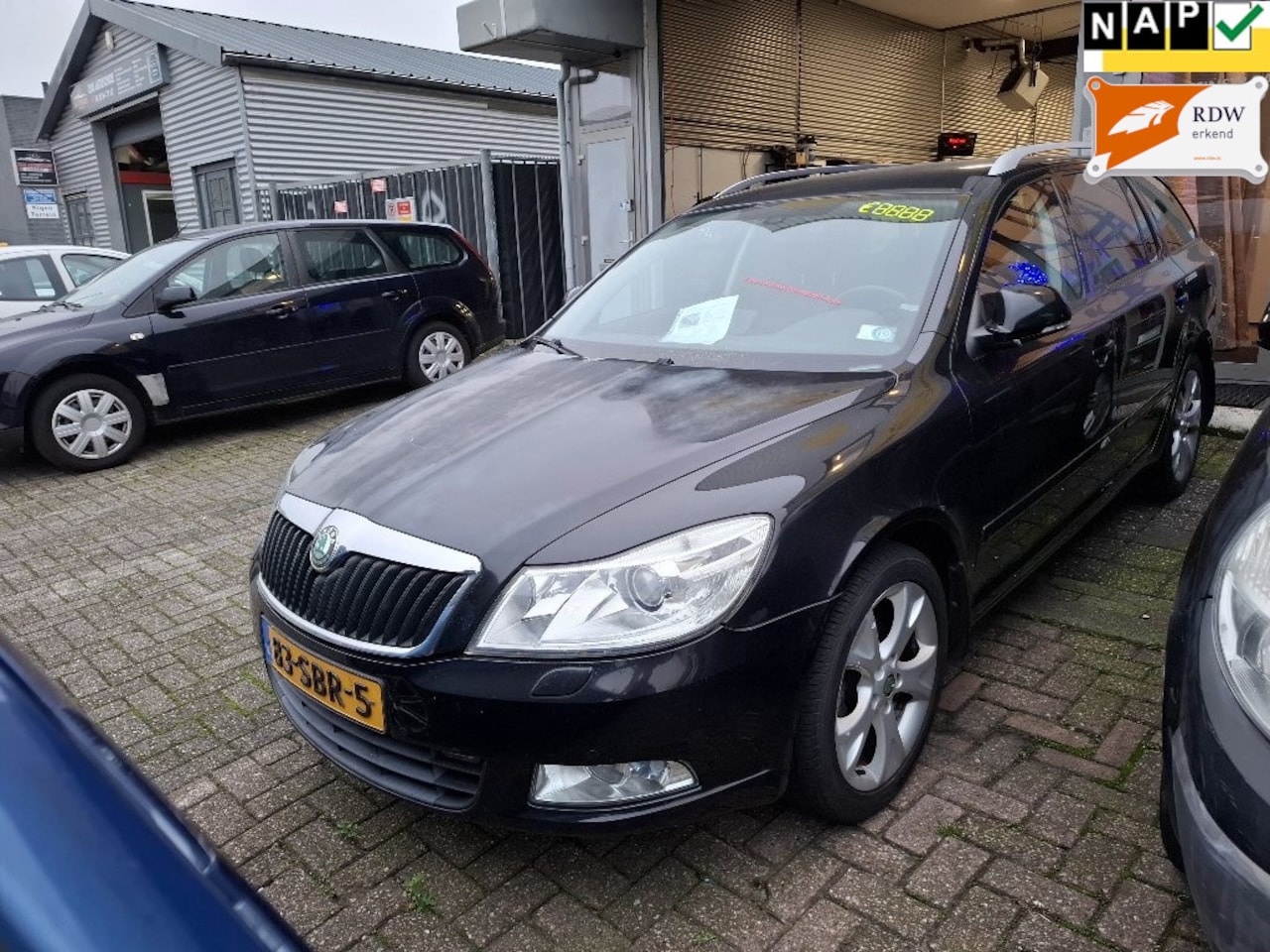 Skoda Octavia Combi - 1.2 TSI Elegance Bns DSG BAK DEFECT! - AutoWereld.nl