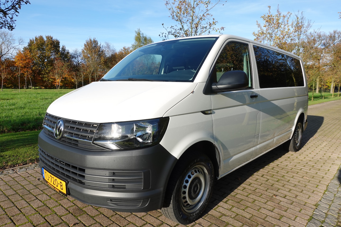 Volkswagen Transporter Kombi - 2.0 TDI L2H1 EX BTW - AutoWereld.nl