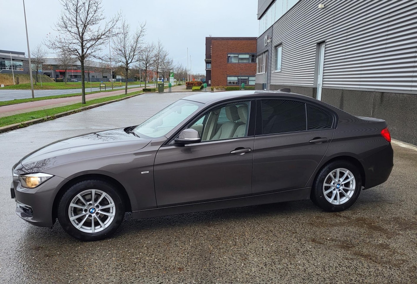 BMW 3-serie - 320 I Hi executive modern - AutoWereld.nl