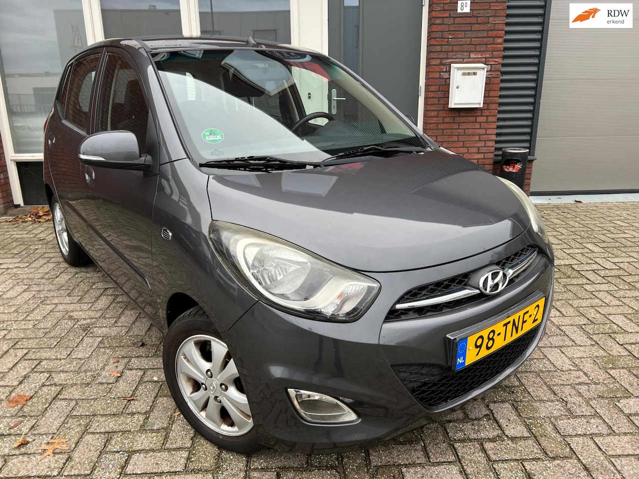 Hyundai i10 - 1.2 i-Catcher / Airco / PDC / 5DRS / LM / NAP - AutoWereld.nl